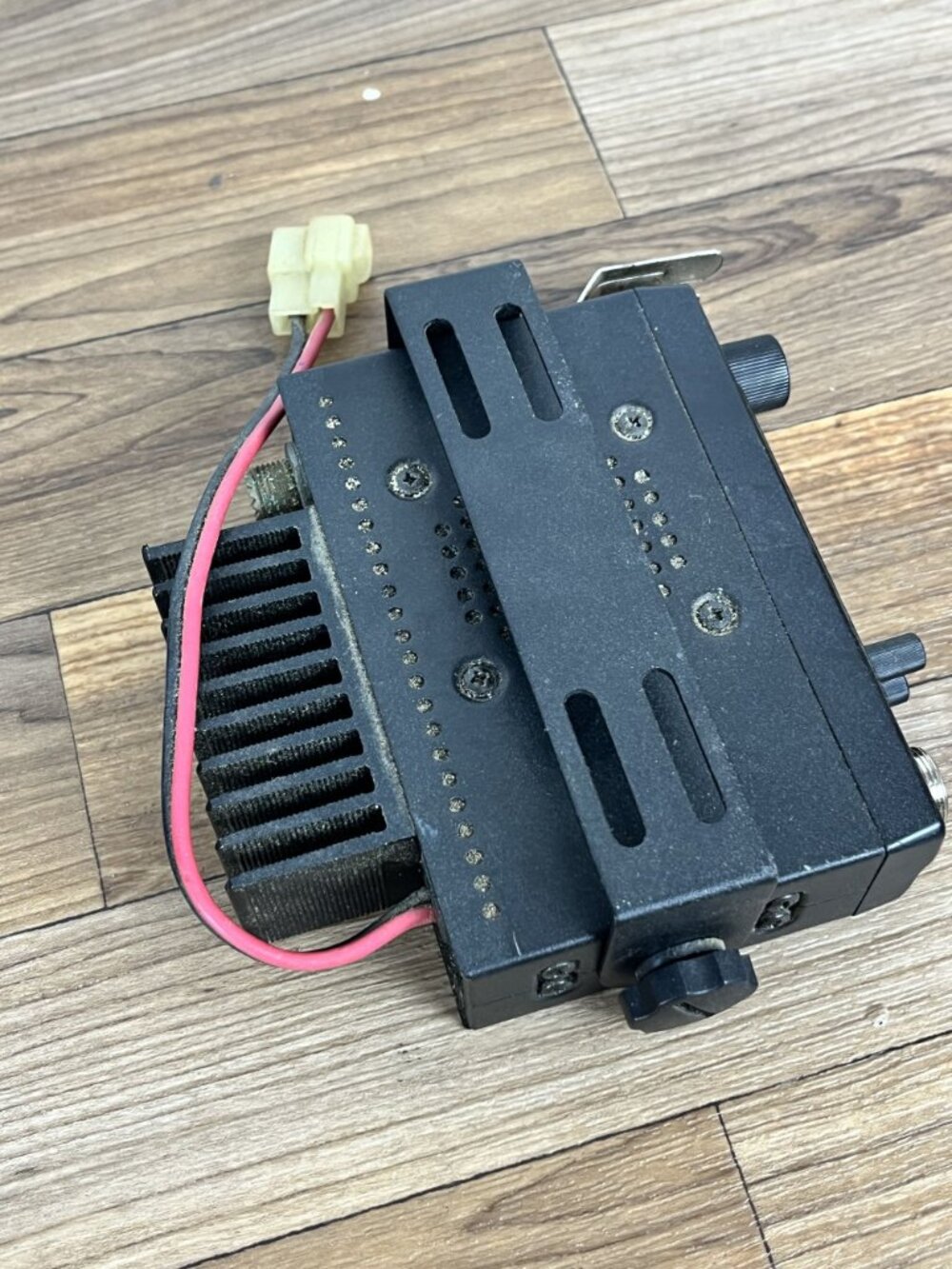 Radio Shack HTX-252 25 watt 2meter tranceiver - EXTREMELY Small - 5x5x1 inch W B - Picture 8 of 10